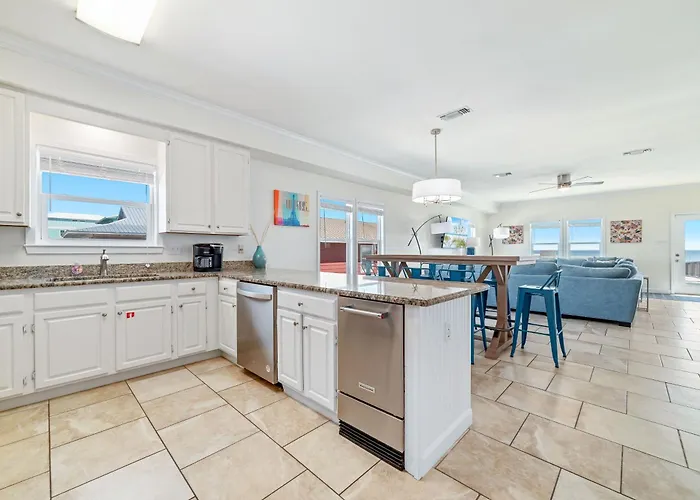 Sol Mate By Gsvr - Spacious Beachfront Retreat With Private Pool - Free Activities And Golf Holiday home *